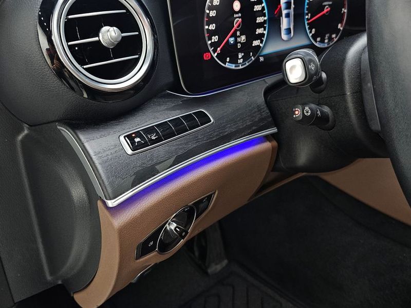 2019 Mercedes-Benz E-Class E300 4MATIC Avnatgarde photo 28