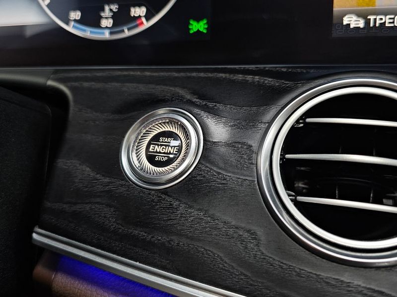 2019 Mercedes-Benz E-Class E300 4MATIC Avnatgarde photo 29