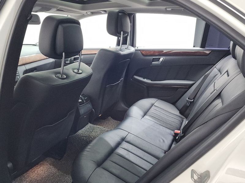 2012 Mercedes-Benz E-Class E300 Elegance photo 17