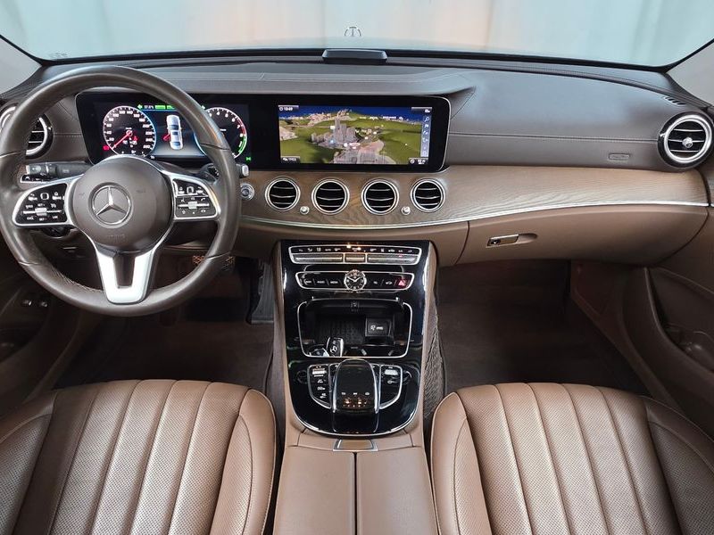 2019 Mercedes-Benz E-Class E300e Exclusive photo 7