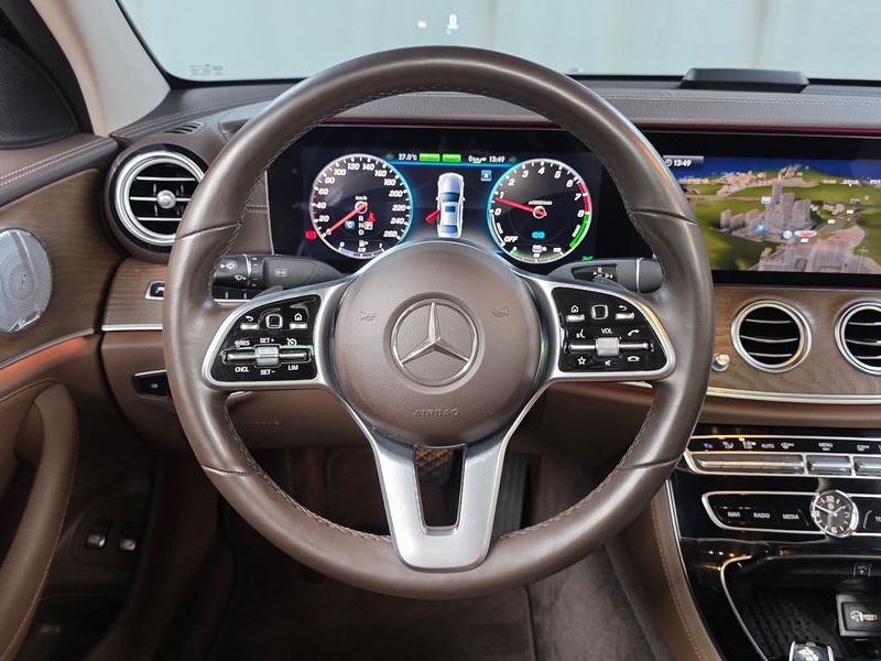 2019 Mercedes-Benz E-Class E300e Exclusive photo 14