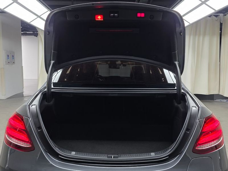 2019 Mercedes-Benz E-Class E300e Exclusive photo 17