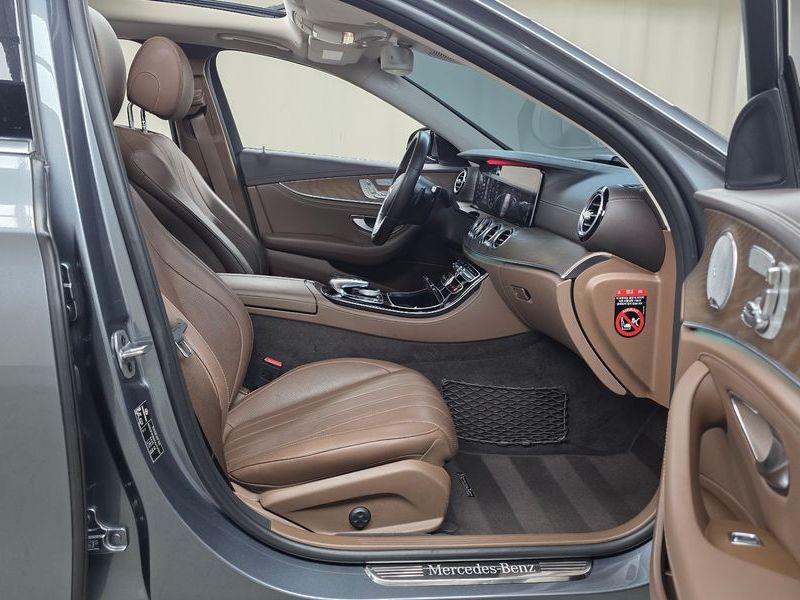2019 Mercedes-Benz E-Class E300e Exclusive photo 26