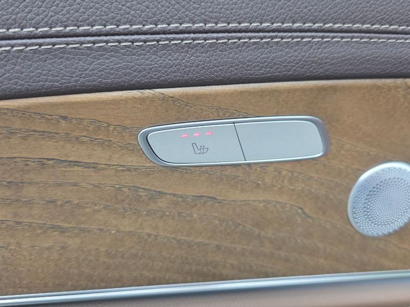 2019 Mercedes-Benz E-Class E300e Exclusive photo 29