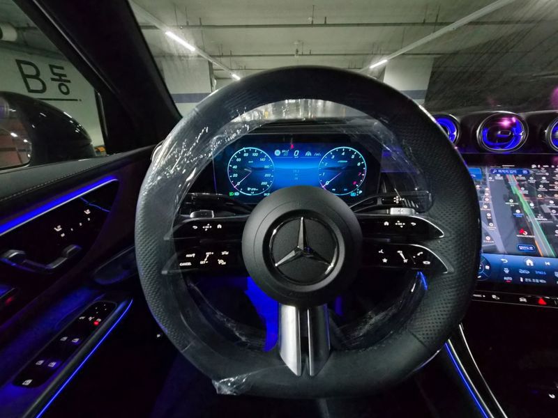 2026 Mercedes-Benz C-Class GLC300 4MATIC Coupe photo 10