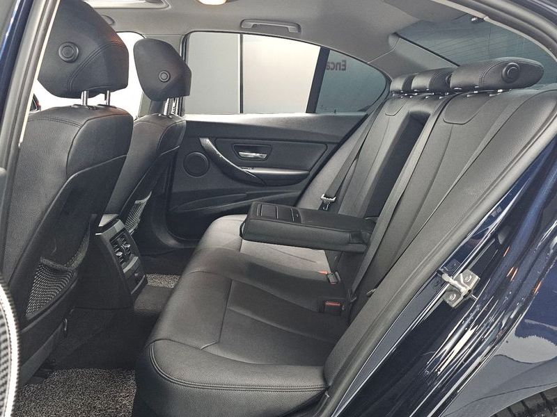 2013 BMW 3 Series 320d photo 11