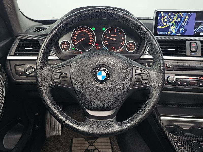 2013 BMW 3 Series 320d photo 13