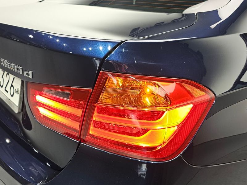 2013 BMW 3 Series 320d photo 23