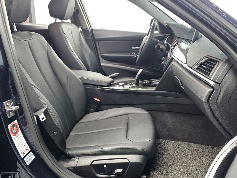 2013 BMW 3 Series 320d photo 26