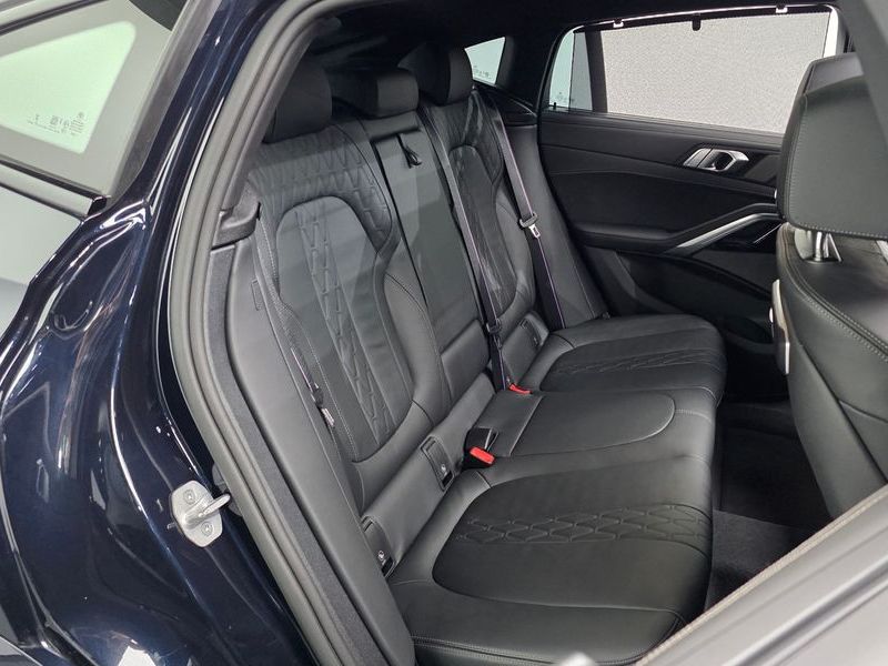 2025 BMW X6 xDrive40d M Sport Online Exclusive photo 11