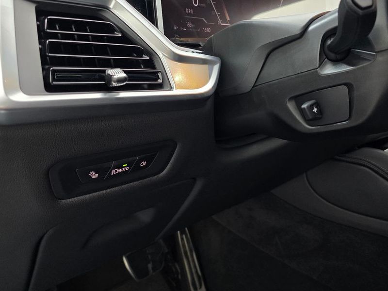 2025 BMW X6 xDrive40d M Sport Online Exclusive photo 20