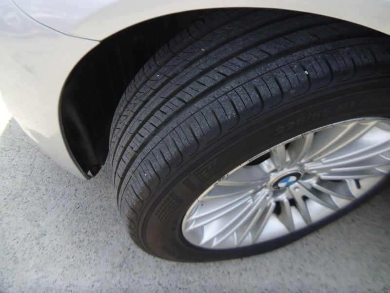 2013 BMW 5 Series 520d photo 19