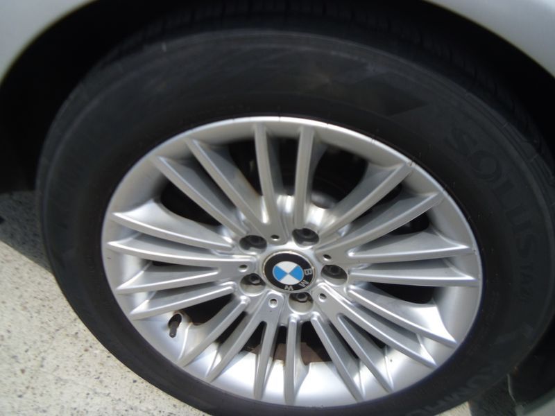 2013 BMW 5 Series 520d photo 20