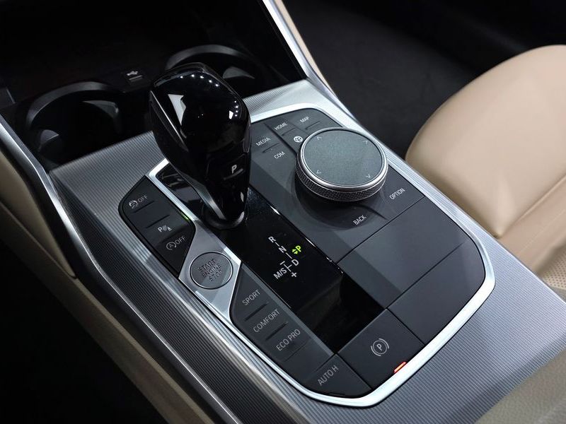 2022 BMW 3 Series 320d M Sport photo 9