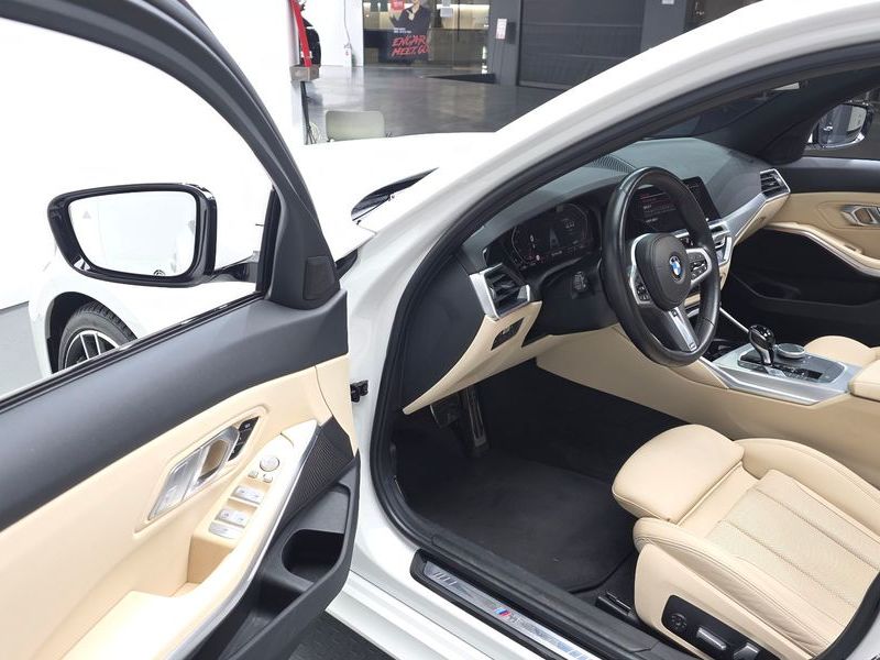 2022 BMW 3 Series 320d M Sport photo 12