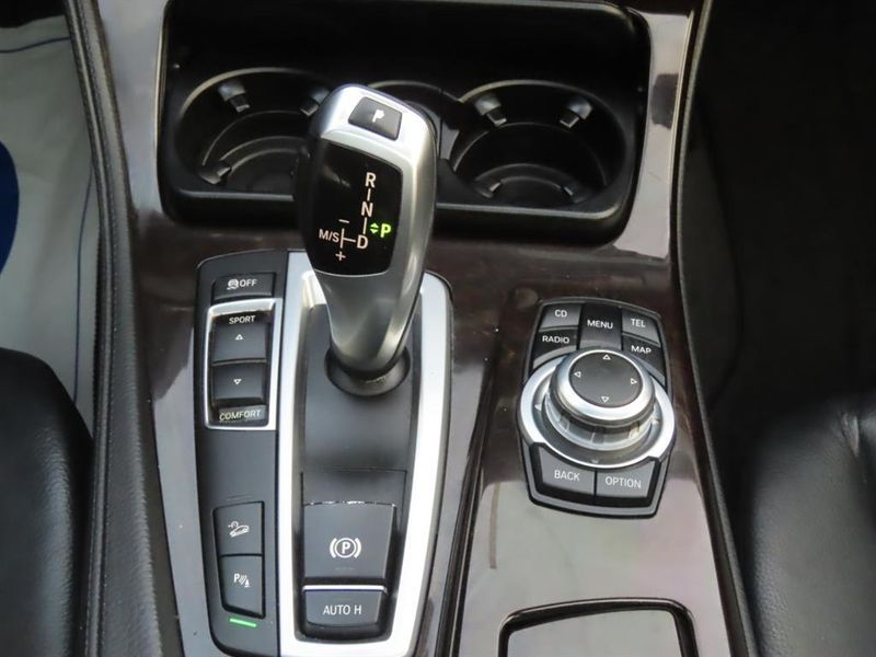 2012 BMW 5 Series 525d xDrive photo 10