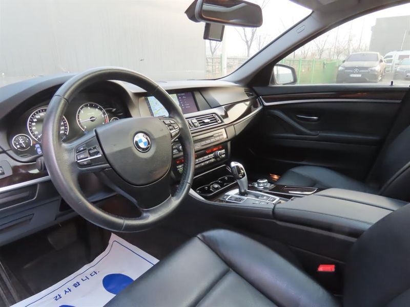 2012 BMW 5 Series 525d xDrive photo 16