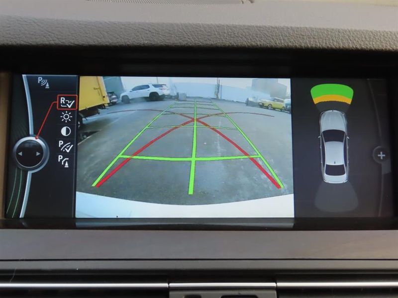2012 BMW 5 Series 525d xDrive photo 19