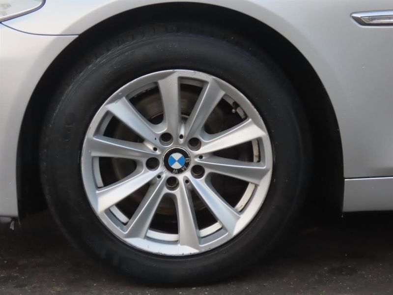 2012 BMW 5 Series 525d xDrive photo 20