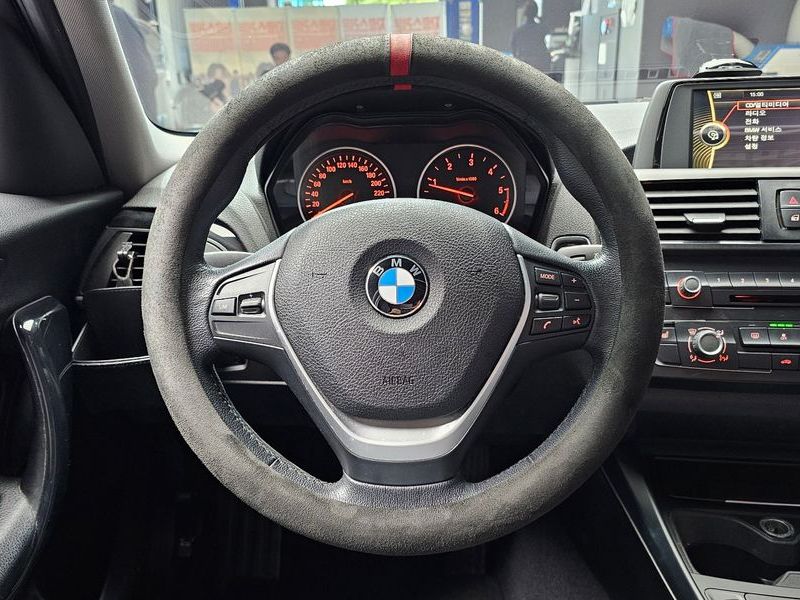 2014 BMW 1 Series 118d Urban Pack1 5Dr photo 13