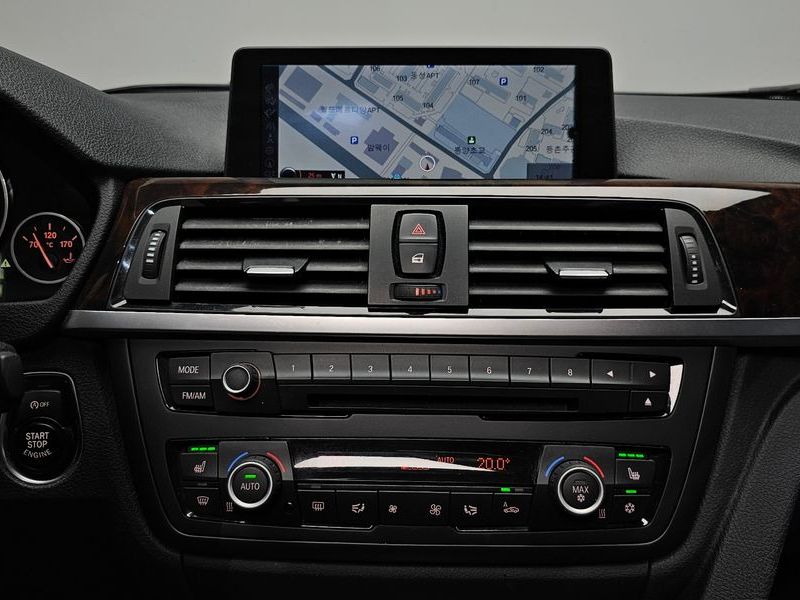 2012 BMW 3 Series 328i photo 13
