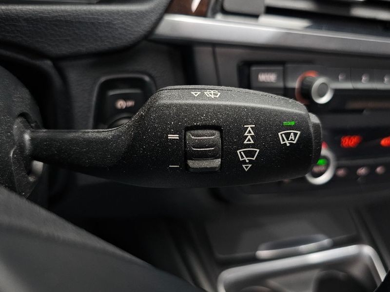 2012 BMW 3 Series 328i photo 19