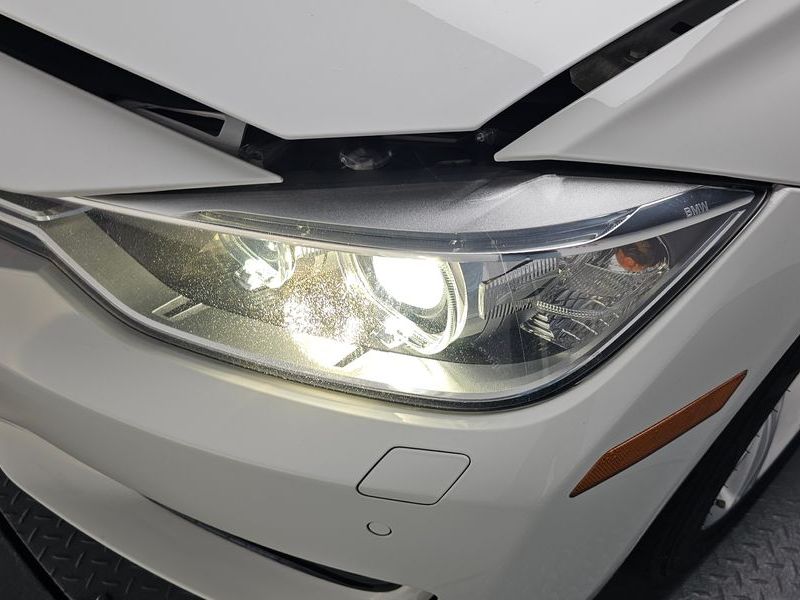 2012 BMW 3 Series 328i photo 22