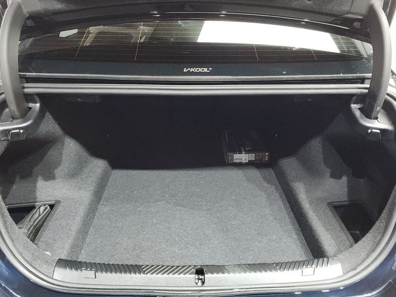 2026 BMW 5 Series 520i M Sport photo 18