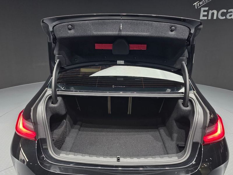 2023 BMW 3 Series 320i photo 20