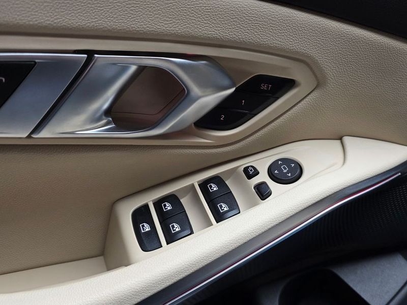 2023 BMW 3 Series 320i photo 29