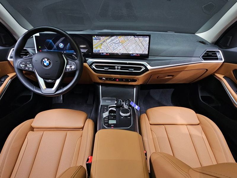 2023 BMW 3 Series 320i photo 7
