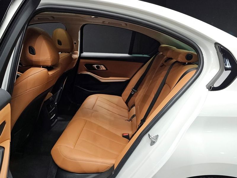 2023 BMW 3 Series 320i photo 13
