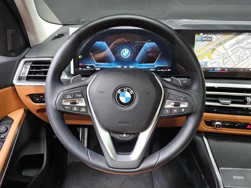 2023 BMW 3 Series 320i photo 14
