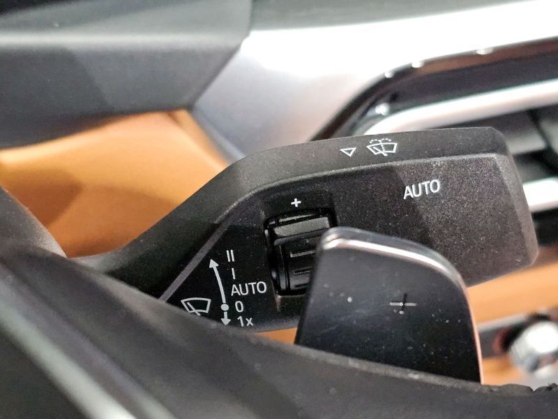 2023 BMW 3 Series 320i photo 21