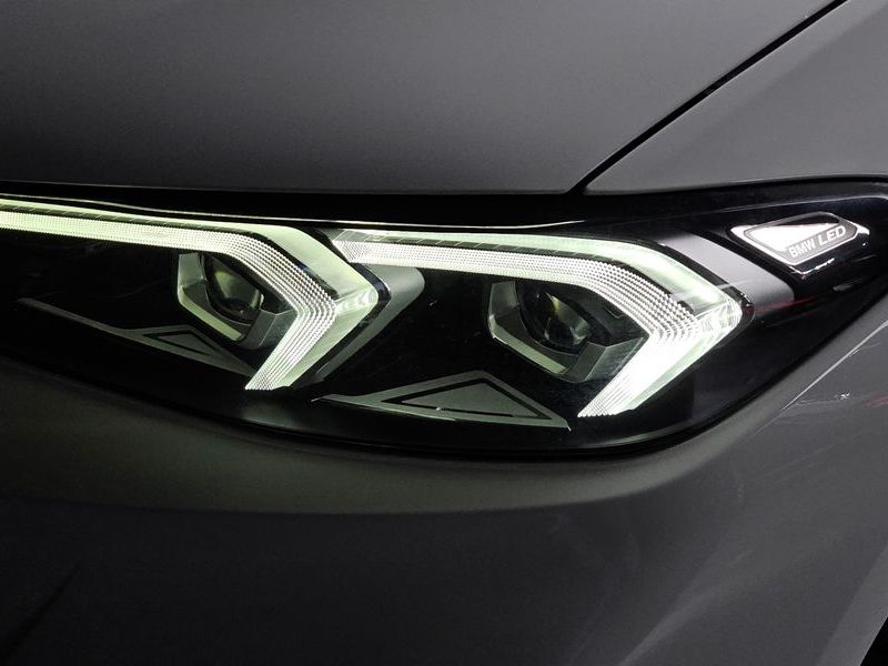 2023 BMW 3 Series 320i photo 23