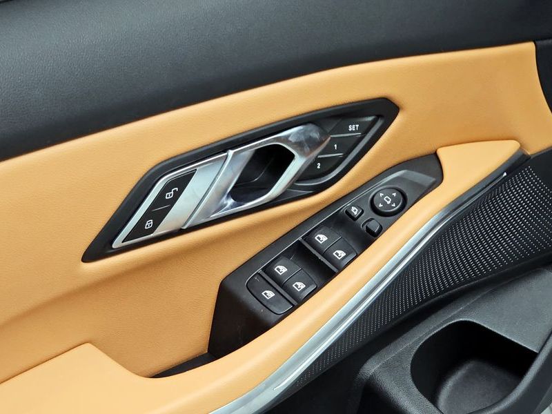 2023 BMW 3 Series 320i photo 28