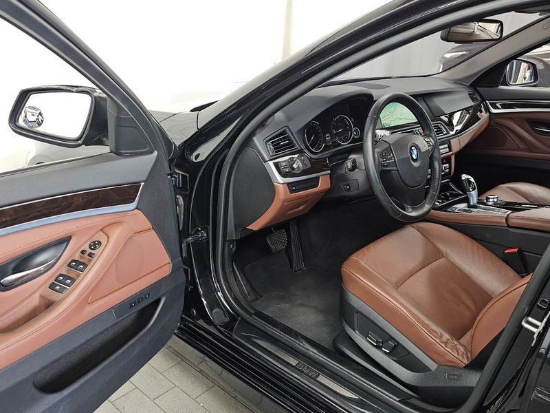 2013 BMW 5 Series 525d xDrive photo 10