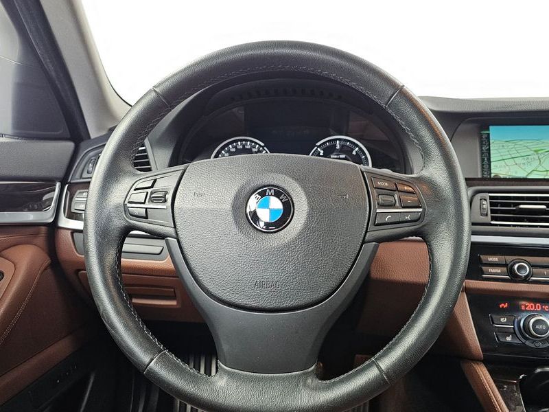 2013 BMW 5 Series 525d xDrive photo 13