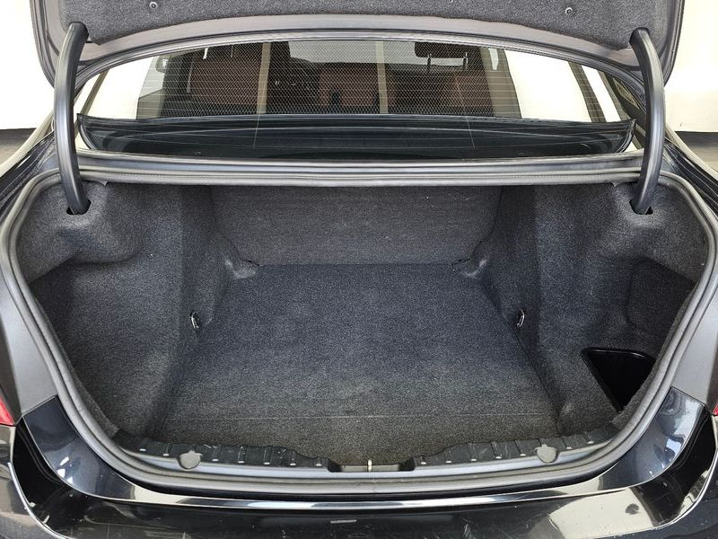 2013 BMW 5 Series 525d xDrive photo 20