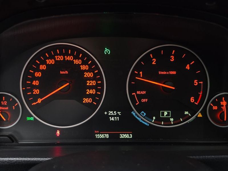2012 BMW 3 Series 320d photo 8