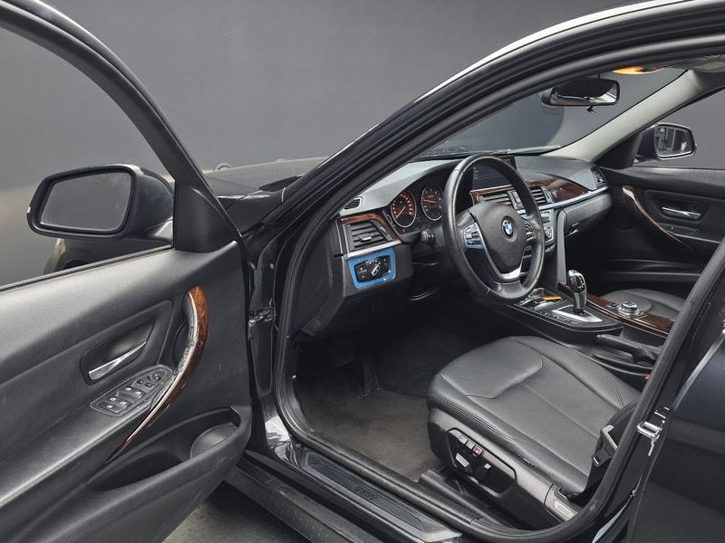 2012 BMW 3 Series 320d photo 10
