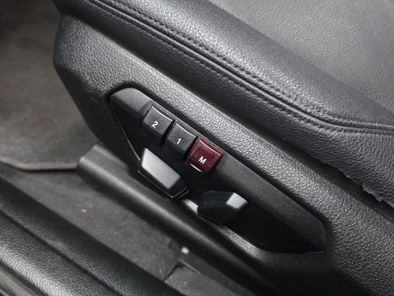 2012 BMW 3 Series 320d photo 16