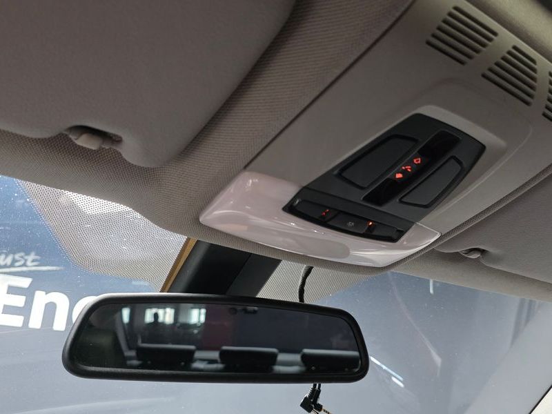 2012 BMW 3 Series 320d photo 19
