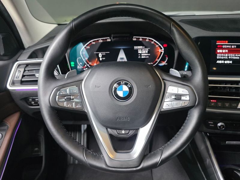 2022 BMW 3 Series 320d Luxury photo 12