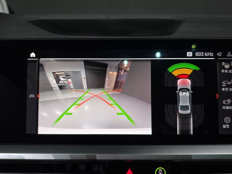 2022 BMW 3 Series 320d Luxury photo 14
