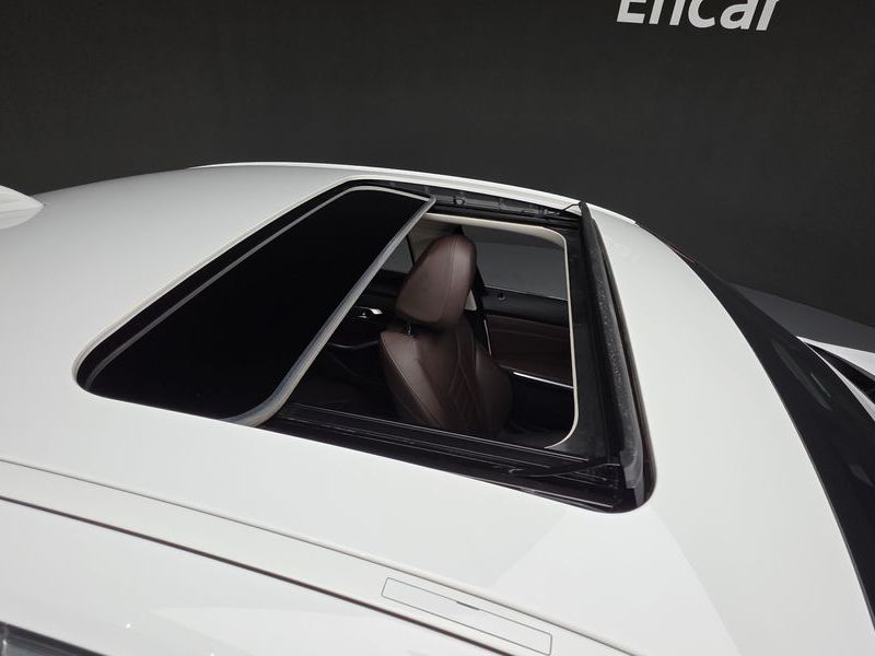 2022 BMW 3 Series 320d Luxury photo 20