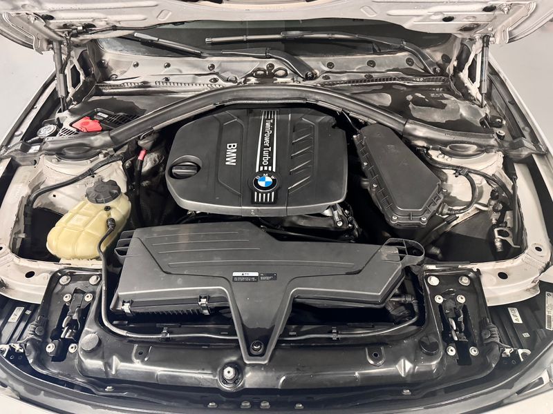 2012 BMW 3 Series 320d photo 8