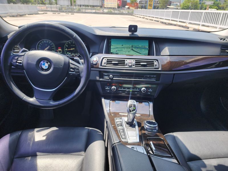 2014 BMW 5 Series 528i xDrive photo 8
