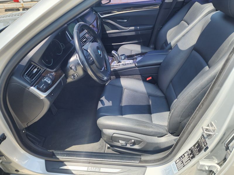 2014 BMW 5 Series 528i xDrive photo 9
