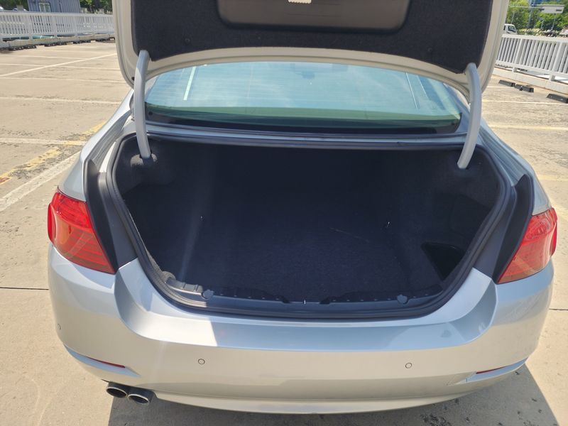 2014 BMW 5 Series 528i xDrive photo 11